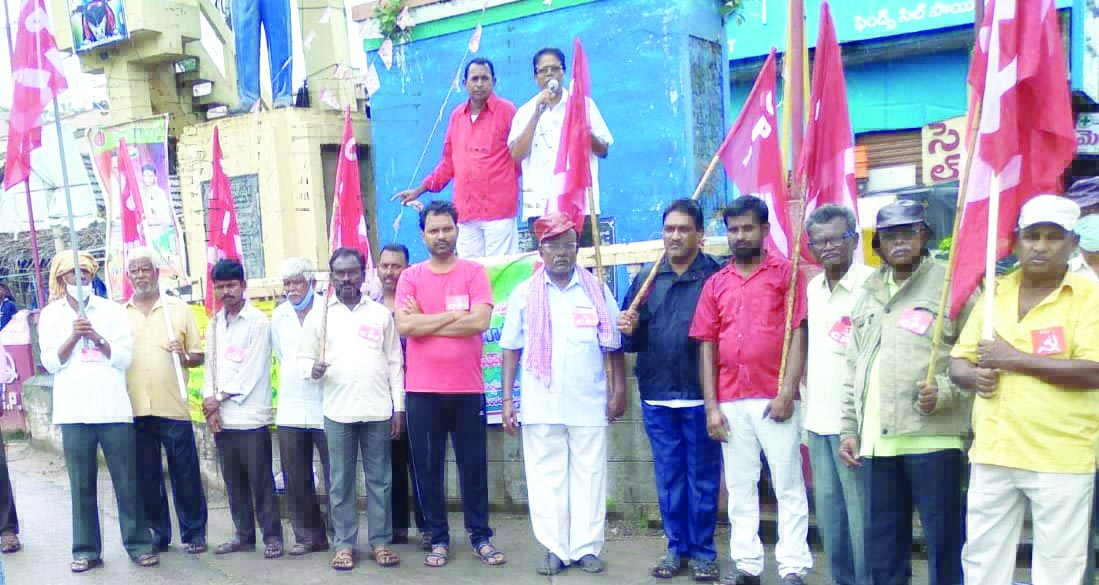 వైసీపీ, టీడీపీల అవకాశవాదాన్ని అందరూ ఖండించాలి