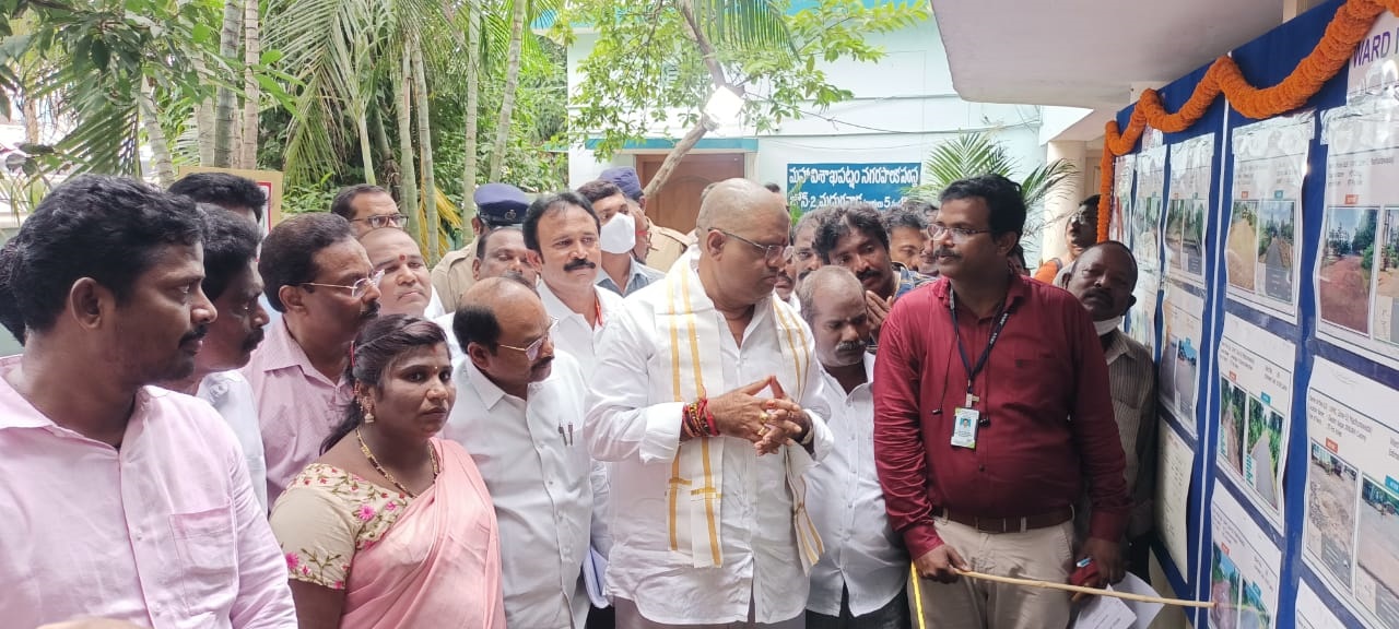 రహదారుల అభివృద్ధిపై ఫొటో ఎగ్జిబిషన్‌