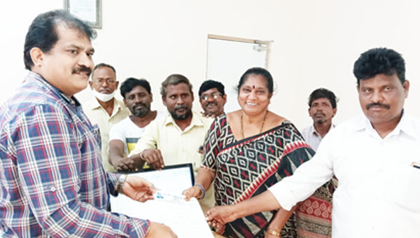  దళితులకు ఉచిత విద్యుత్‌ అమలు చేయాలి