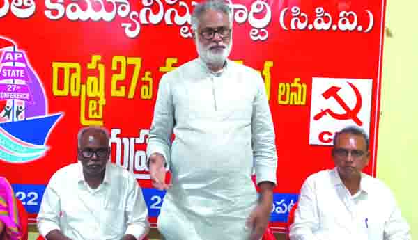 రాష్ట్రాభివృద్ధి పట్టని అధికార, ప్రతిపక్ష పార్టీలు