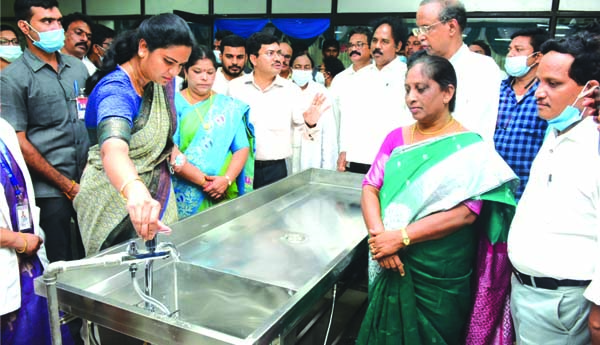 వైద్యానికి పెద్దపీట