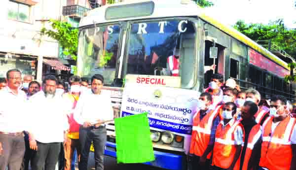 చింతూరుకు జివిఎంసి కార్మికులు