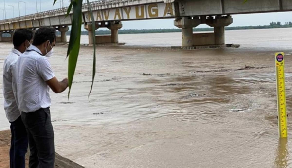 The, fierce, form, of, Godavari, Telugu, states, that, are, busy