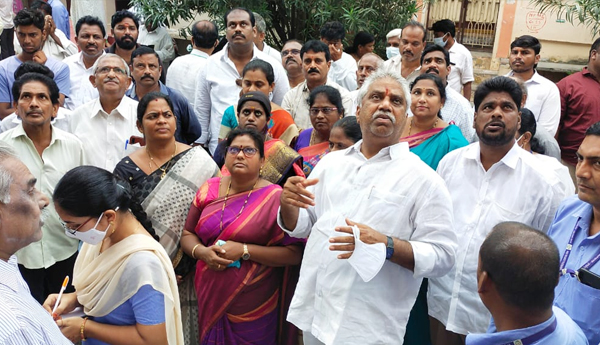 malladi vishnu visit  vijayawada