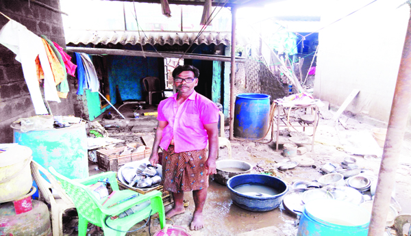 The, loss, is, Rs.200, crores