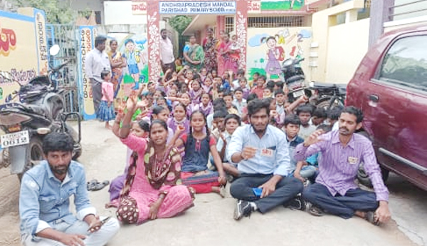 Merger-of-schools-should-be-stopped-SFI