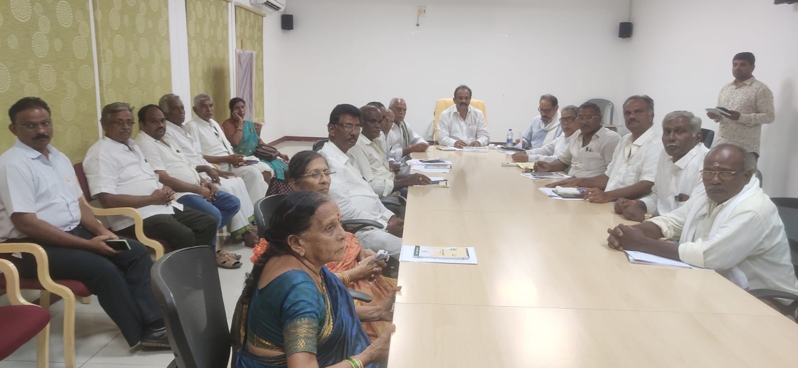 పాడిరైతులకు రు.16 కోట్ల బోనస్‌