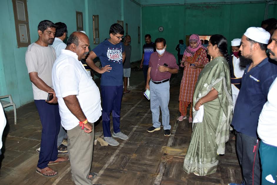 ర్యాంప్‌ వద్ద రోడ్డు ఏర్పాటు చేయాలి : కమిషనర్‌