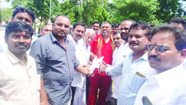 మైనింగ్‌ను ఆపి గ్రామాన్ని కాపాడండి