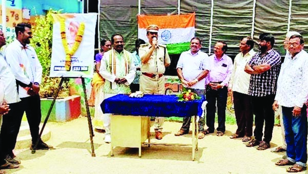 జాతీయపతాక రూపకర్తకు ఘన నివాళి