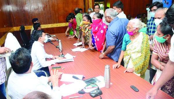 స్పందన అర్జీలను పరిష్కరించాలి : కలెక్టర్‌ మల్లికార్జున