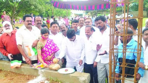 నాడు- నేడుతో పాఠశాలల అభివృద్ధి