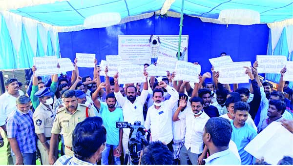 గ్రావెల్‌ క్వారీకి అనుమతులొద్దు