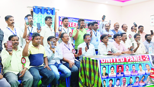 యునైటెడ్‌ ప్యానెల్‌ను గెలిపించండి