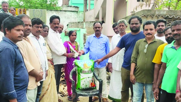అగ్ని ప్రమాద బాధితులకు సాయం