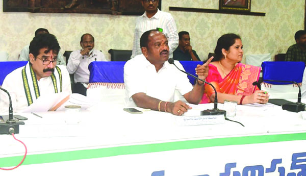 విలీనంతో తగ్గిన విద్యార్థులు