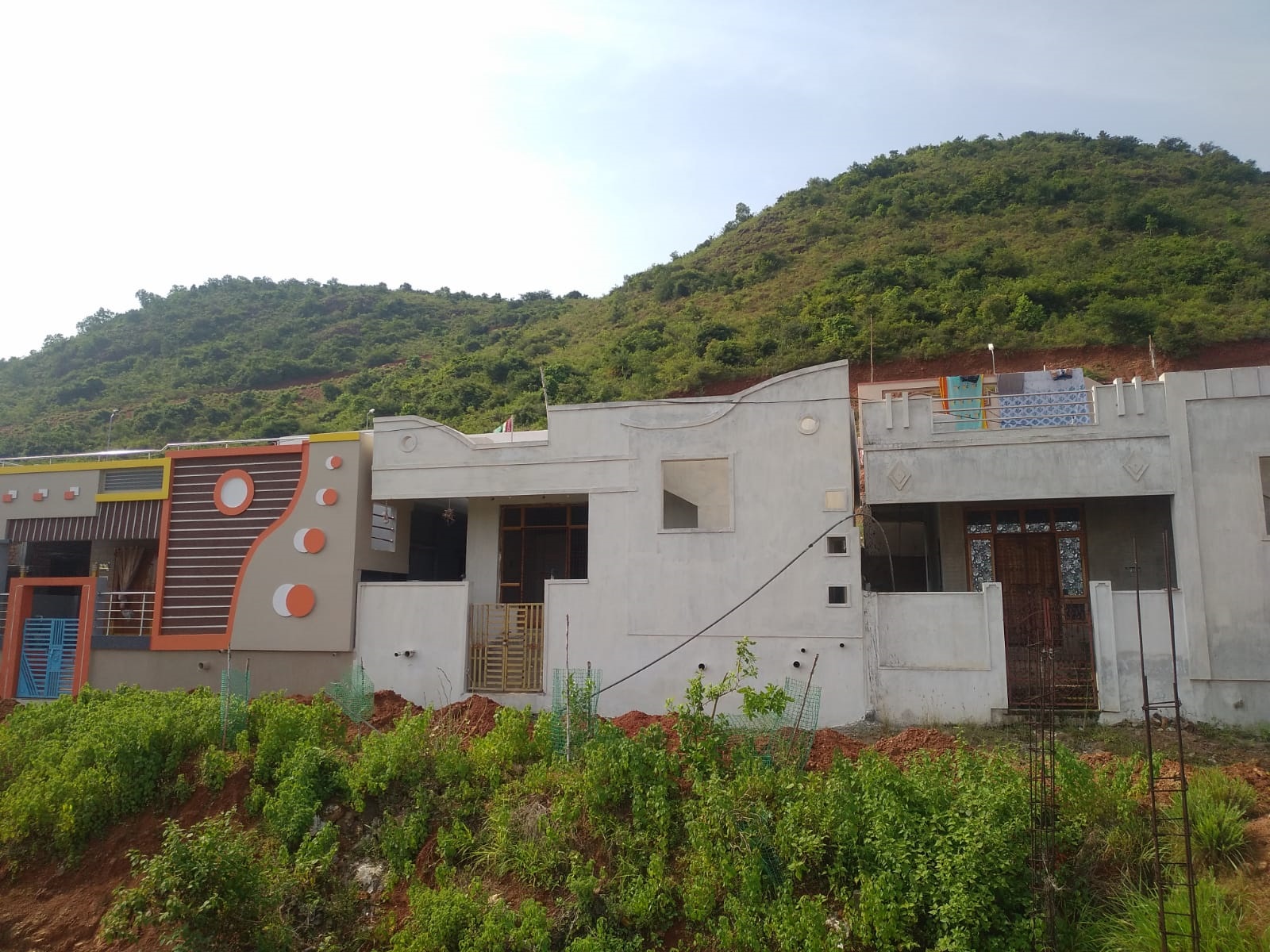 అసౌకర్యాలతో అవస్థలు!