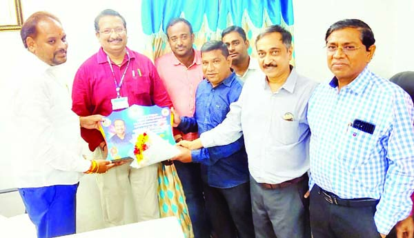 అత్యుత్తమ సేవలకు అభినందనలు