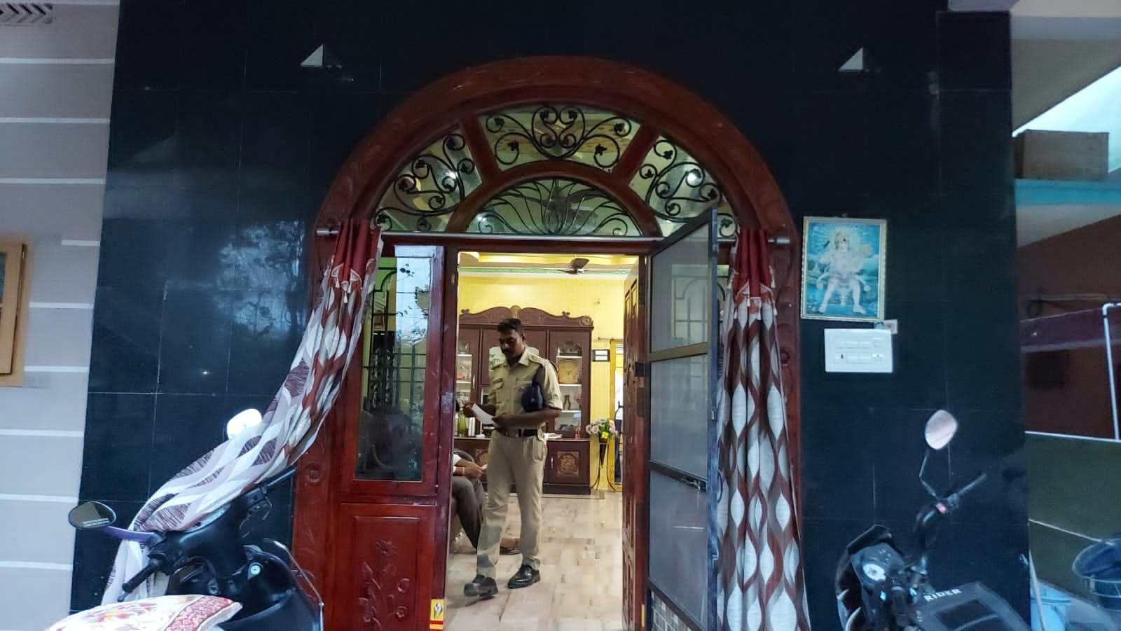 చల్లపల్లిలో చోరీ