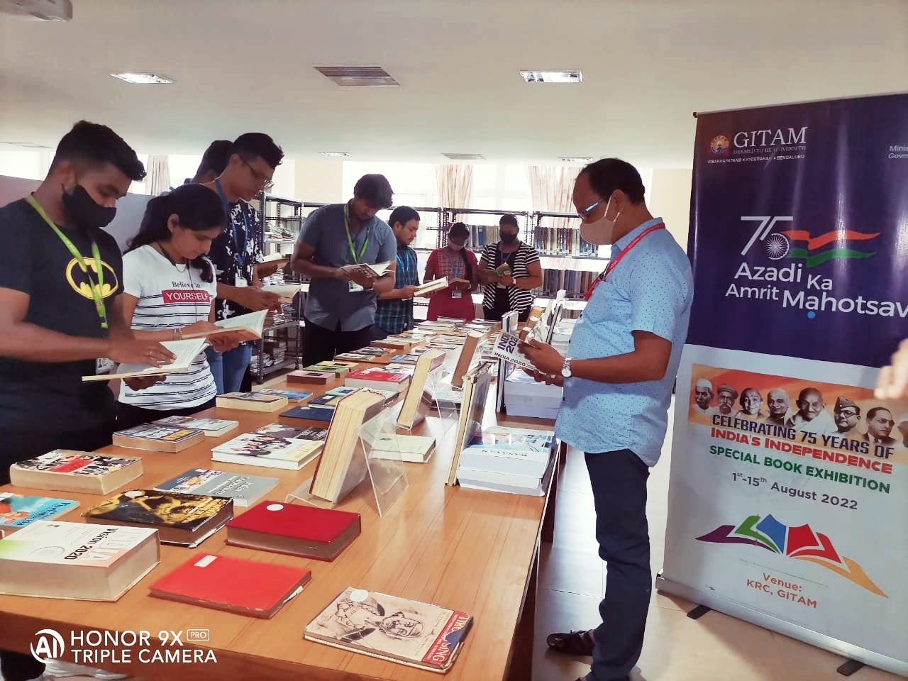  'గీతం'లో పుస్తక ప్రదర్శన