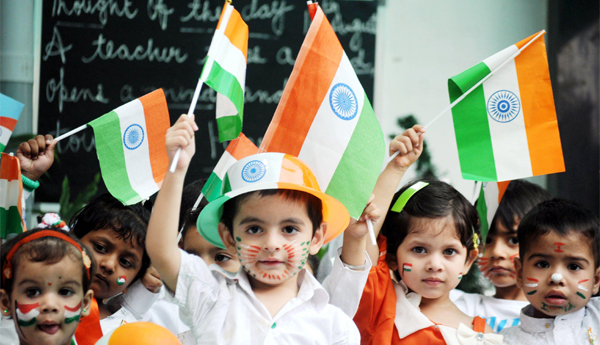 పాఠకులకు, ప్రకటనకర్తలకు, ఏజెంట్లకు, శ్రేయోభిలాషులకు ప్రజాశక్తి స్వాతంత్య్ర దినోత్సవ శుభాకాంక్షలు  - సంపాదకులు