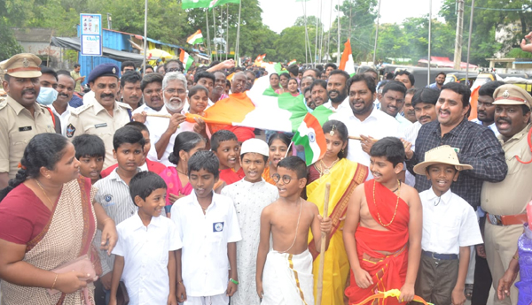 Huge-rally-in-Nandigama-with-national-flag