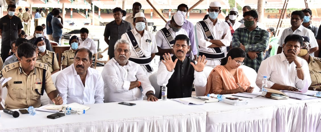 స్వాతంత్య్ర దినోత్సవ వేడుకల నిర్వహణకు ఏర్పాట్లు చేయండి : కలెక్టర్‌