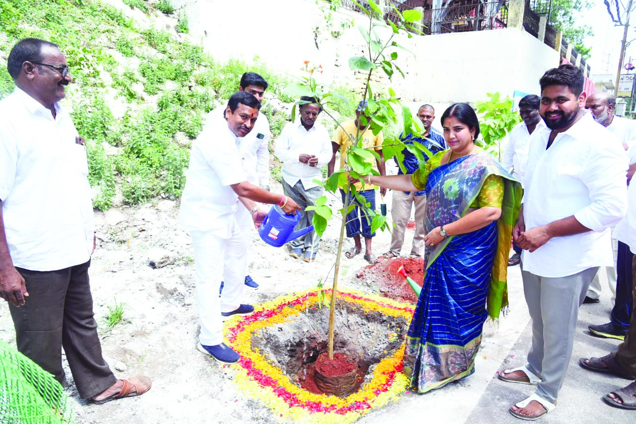 మంచినీటి సమస్యను పరిష్కరిస్తా : ఎమ్మెల్యే
