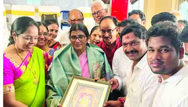 లక్ష్మీపార్వతి 