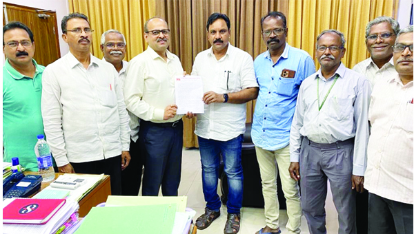 కార్మికులకు బోనస్‌ చెల్లించాలని వినతి
