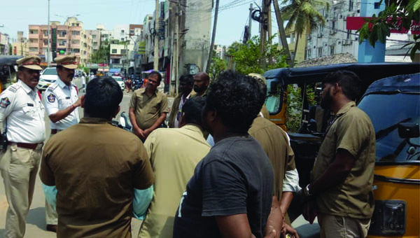 ట్రాఫిక్‌ నిబంధనలపై అవగాహన