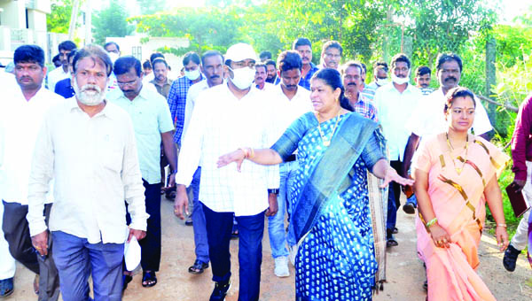 సిఎం చెప్పినా వినరేం!