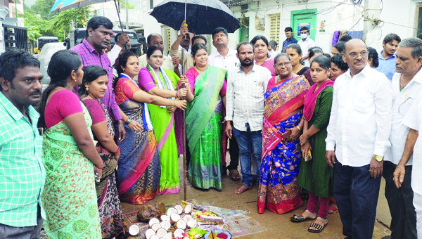 అభివృద్ధి పనులకు శంకుస్థాపన