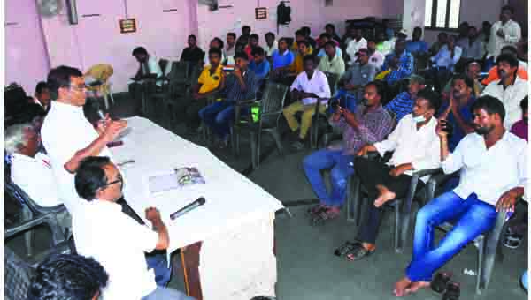 ఇంజినీరింగ్‌ కాంట్రాక్ట్‌ కార్మికుల సమస్యలపై 15 నుంచి ఆందోళన