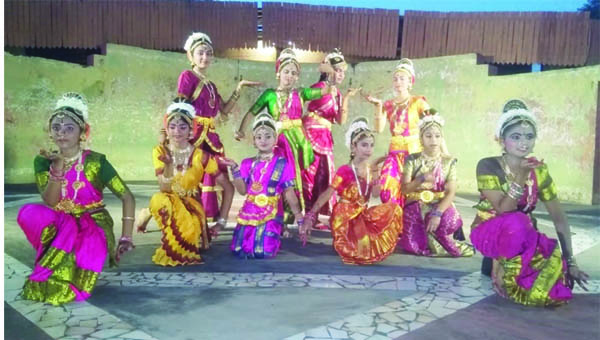 శిల్పారామంలో జానపద నృత్యాలు