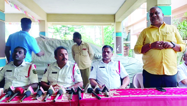 నో ఎంట్రీ సమయపాలన పాటిస్తాం