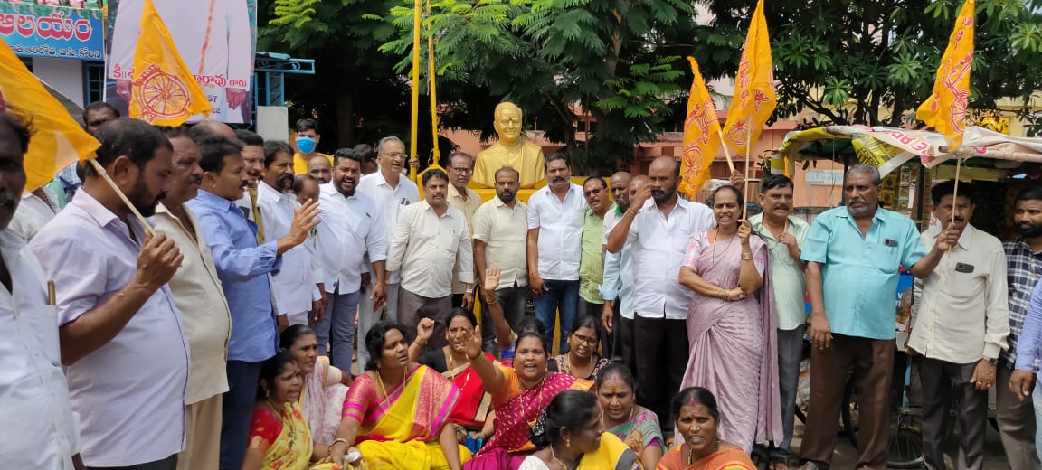 వైద్య విశ్వవిద్యాలయానికి ఎన్‌టిఆర్‌ పేరు తొలగింపు దారుణం