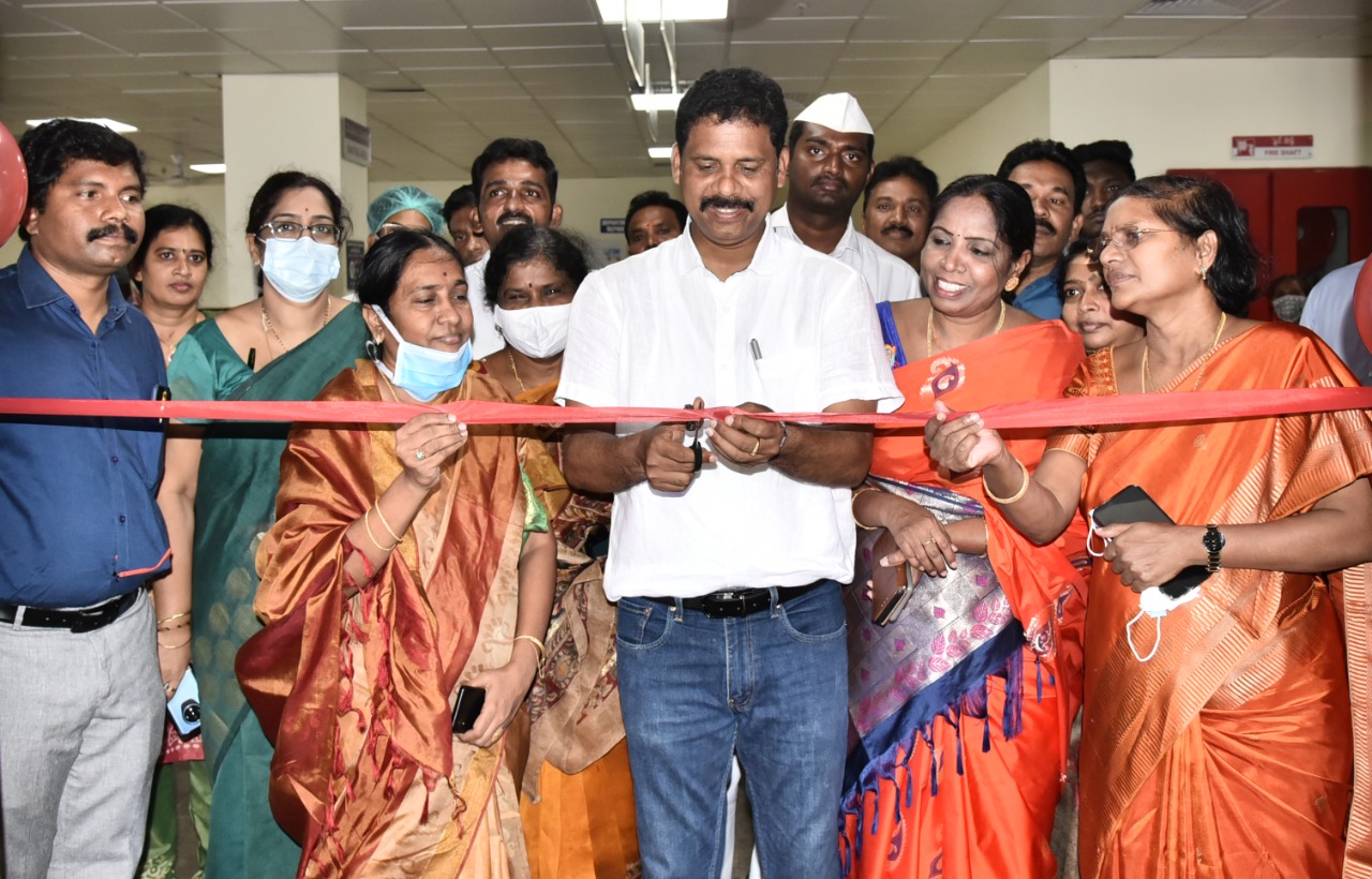 రక్తందానం చేసేందుకు ముందుకు రావాలి : కలెక్టర్‌