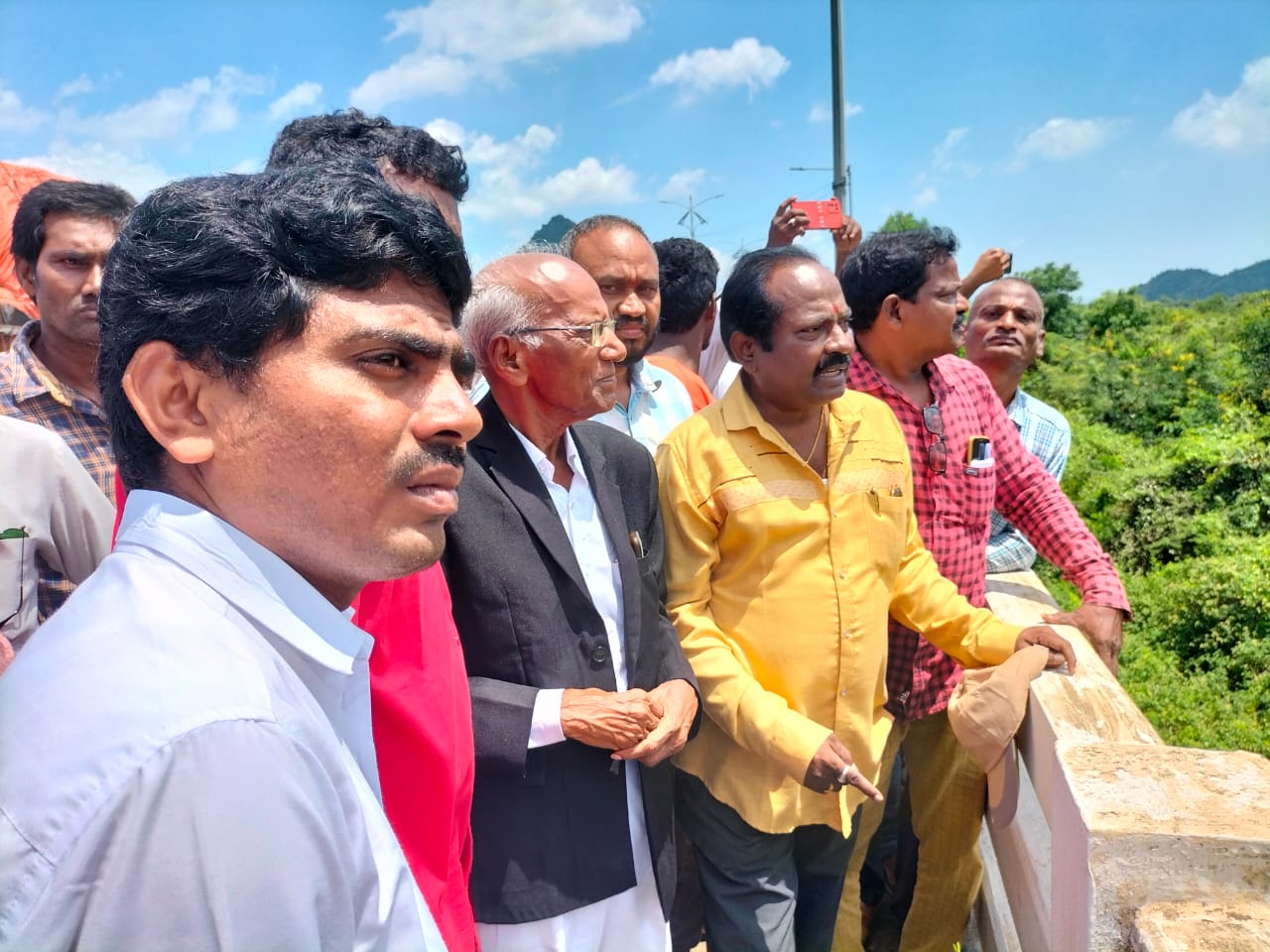 ఉక్కు నిర్వాసితులను విస్మరించడం దారుణం