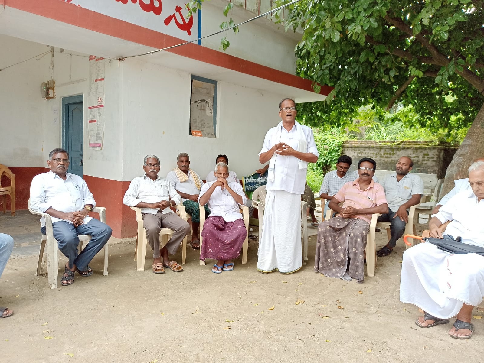 మండల కేంద్రాన్ని తరలిస్తే సహించం