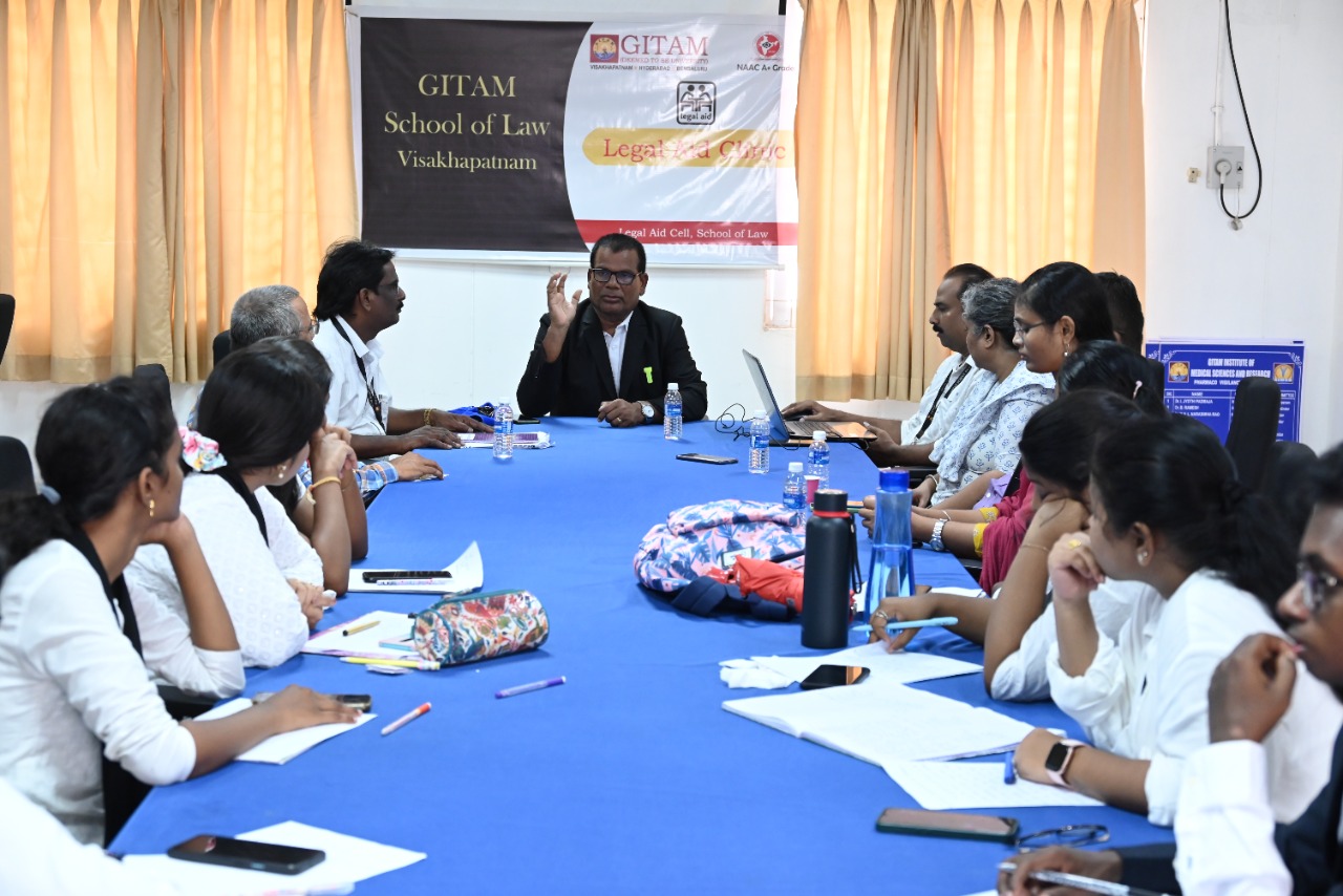  ఉచిత న్యాయ సాయానికి లీగల్‌ ఎయిడ్‌ క్లినిక్‌లు