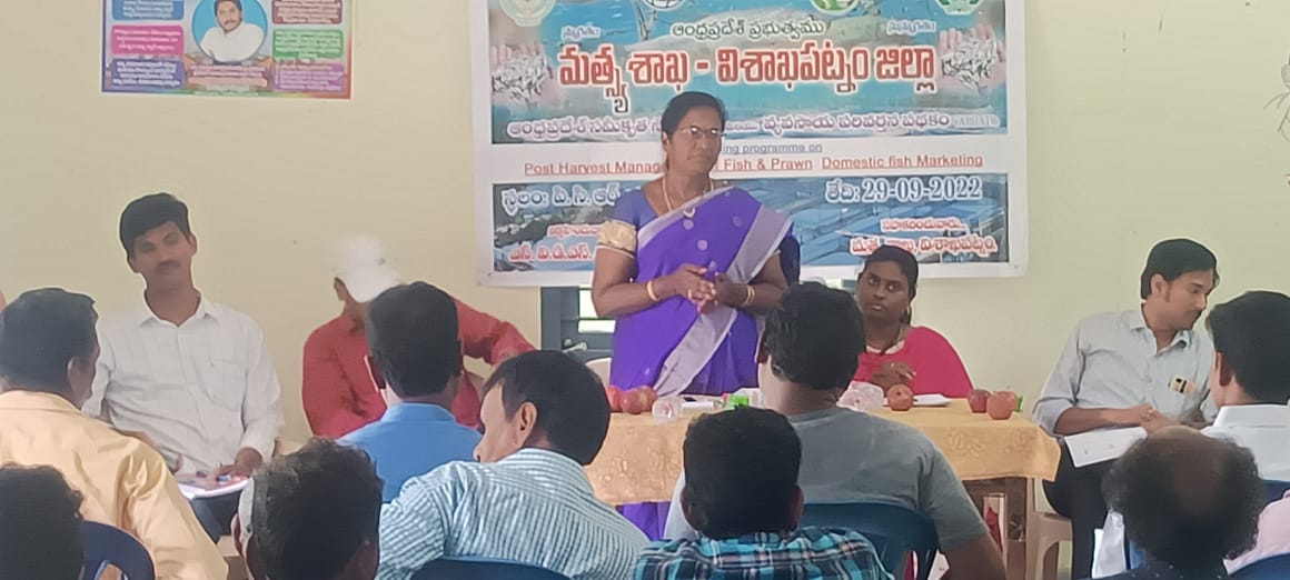 చేపల పెంపకందారులకు శిక్షణ