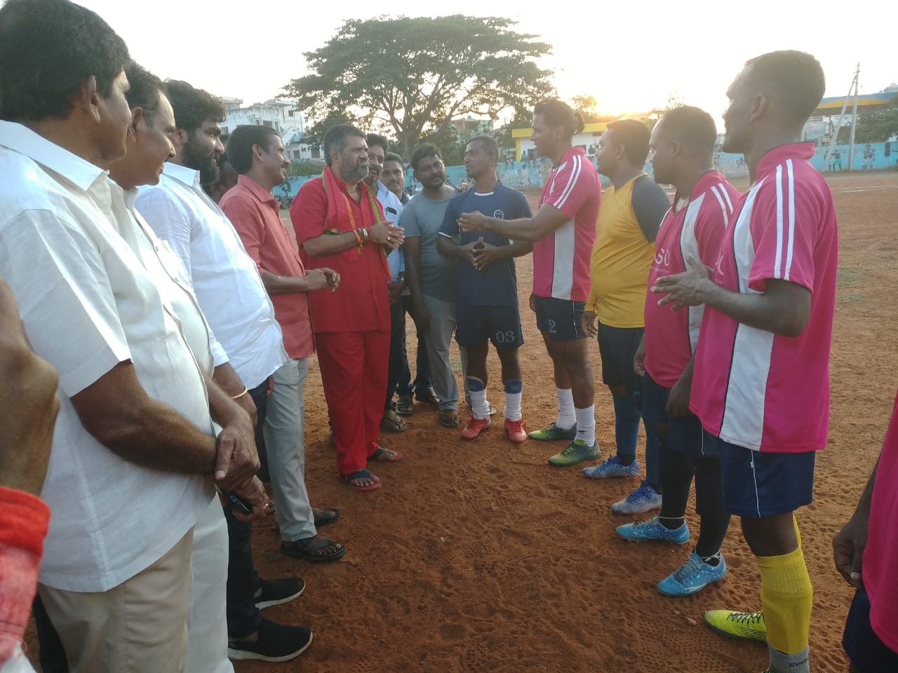 ఉత్సాహభరితంగా ఫుట్‌బాల్‌ టోర్నీ