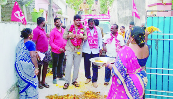 Lets-fight-against-corporate-religious-policies-CPM-leaders-in-defense-of-the-country