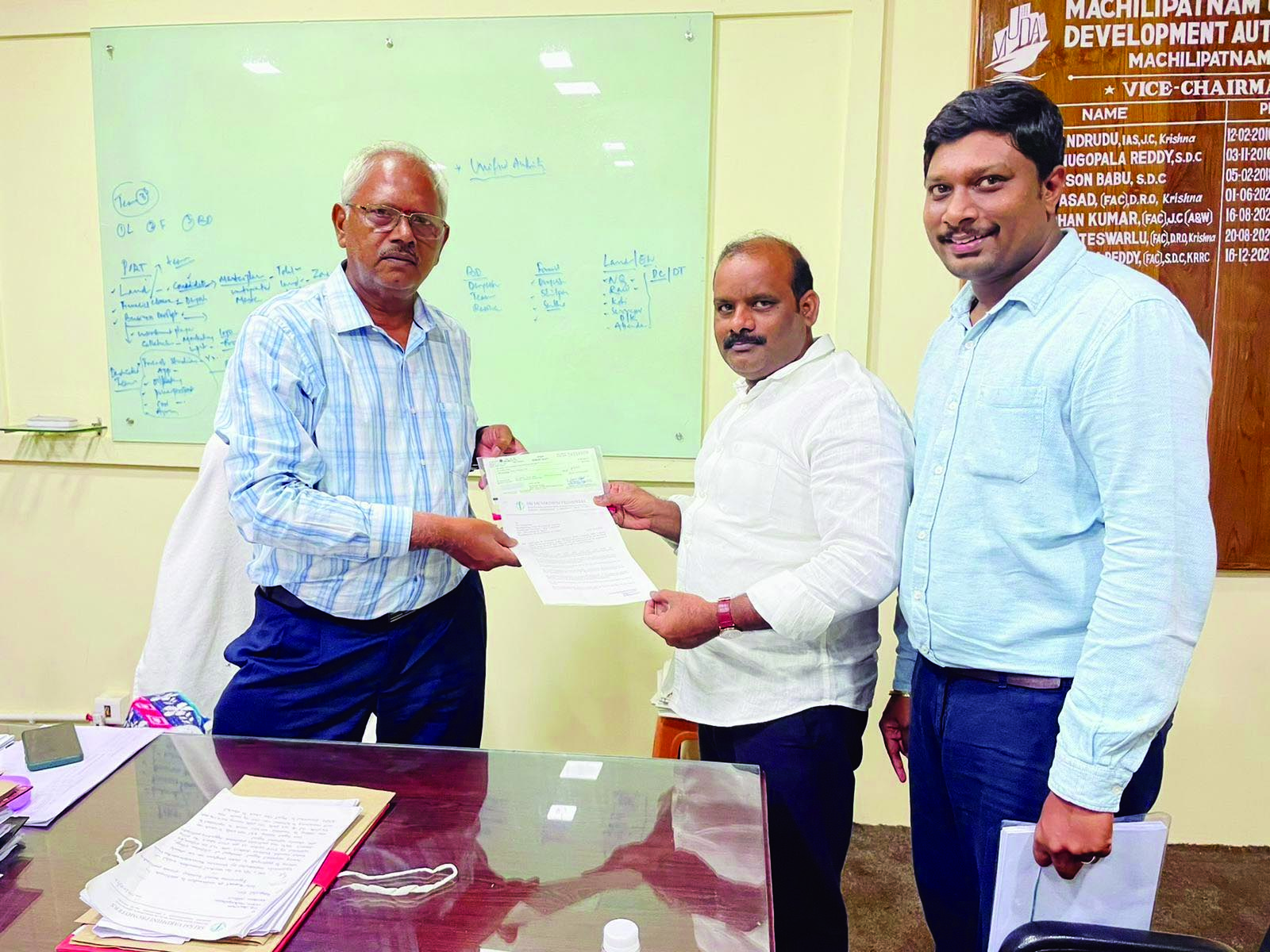 భూమి అప్పగించేందుకు అంగీకారం