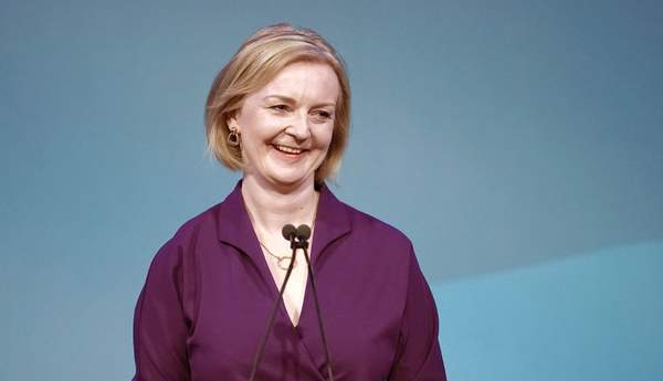 Liz-Truss-on-the-throne-of-Britain-amid-crisis-and-severe-challenges