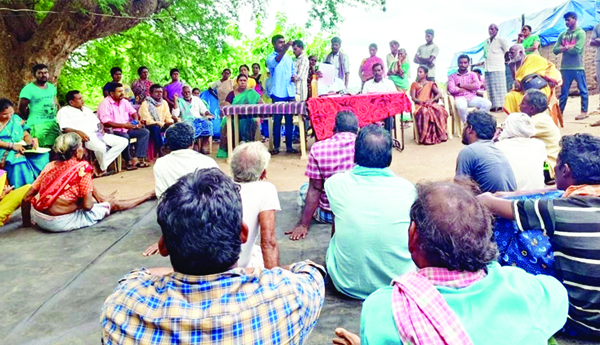 18 ఏళ్లు నిండిన వారికి ఆర్‌ఆర్‌ ప్యాకేజీ కల్పించాలి