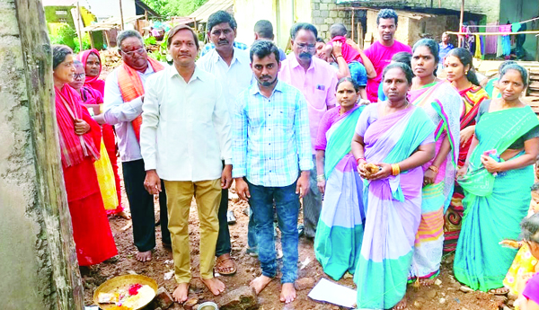 అంగన్వాడీ భవనం నిర్మాణానికి శంకుస్థాపన