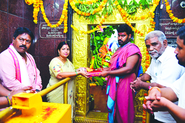 చిట్టినగర్‌లో వైభవంగా ఉత్సవాలు