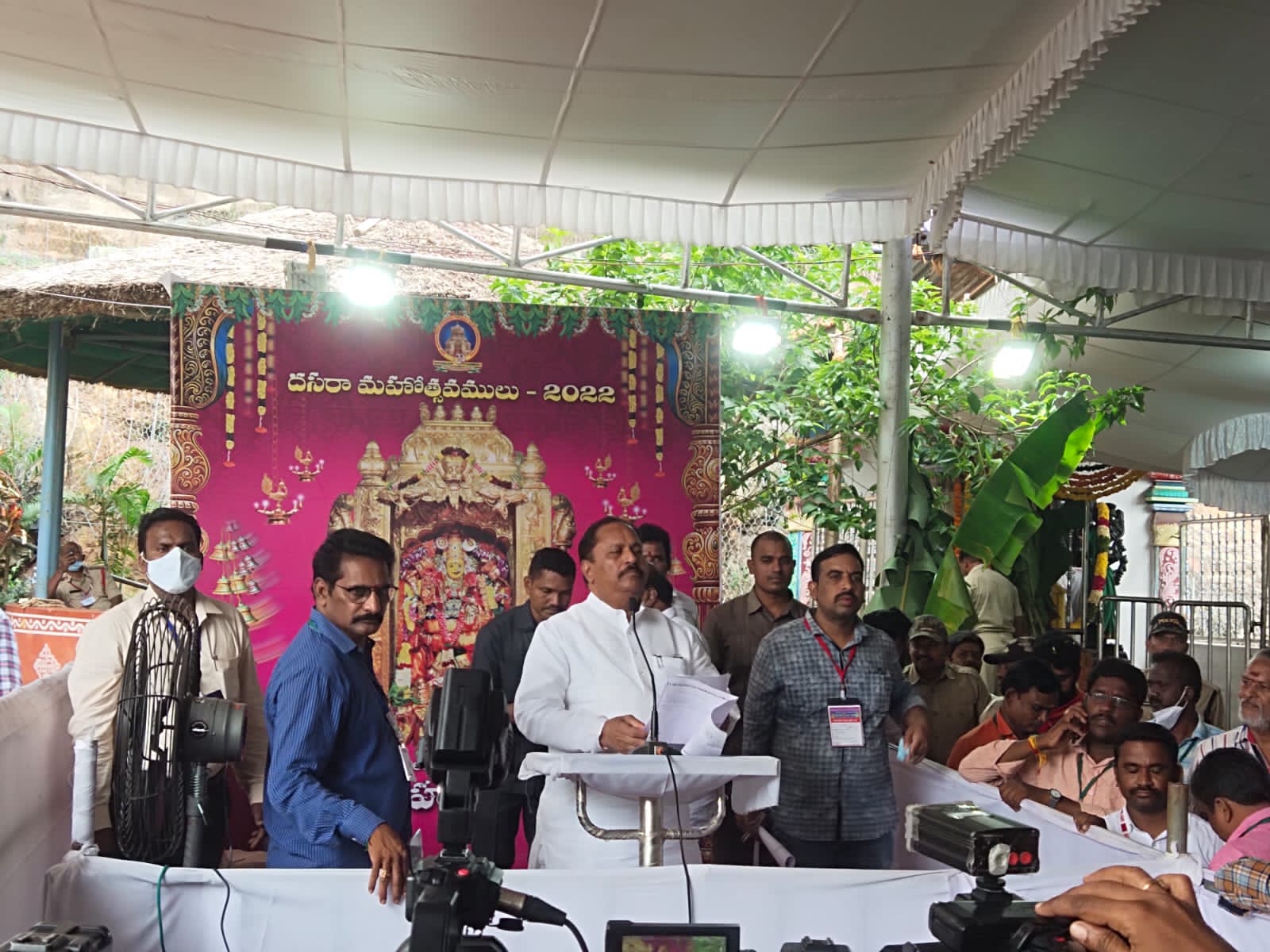 శ్రీ మహాలక్ష్మీదేవి అలంకారంలో దుర్గమ్మ దర్శనం